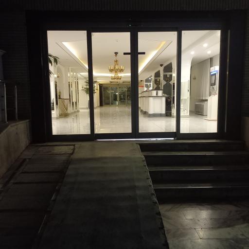 عکس زائر سرای بانک ملی ایران