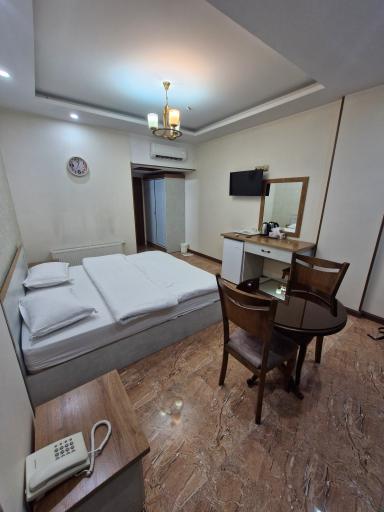 عکس هتل کیومرث 