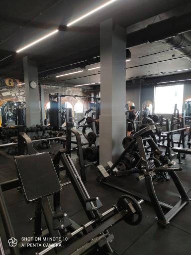 عکس باشگاه بدنسازی فیزیک کلاب