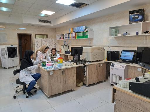 عکس آزمایشگاه تشخیص طبی پورسینا