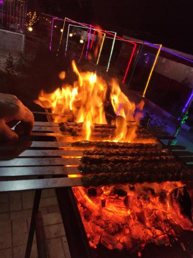 عکس سفره خانه مجنون