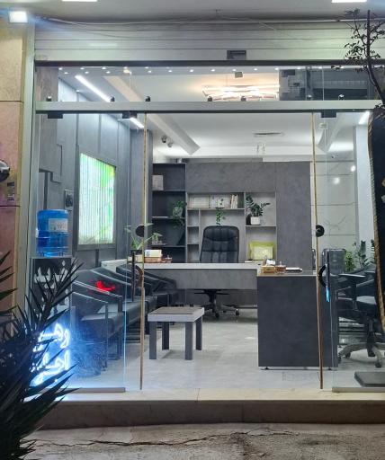 عکس مشاور املاک ویراک