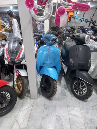 عکس موتورسیکلت پردیس