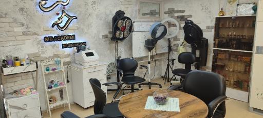 عکس آموزشگاه آرایش زنانه سیب