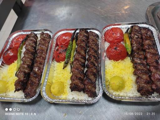 عکس تهیه غذای بنیامین