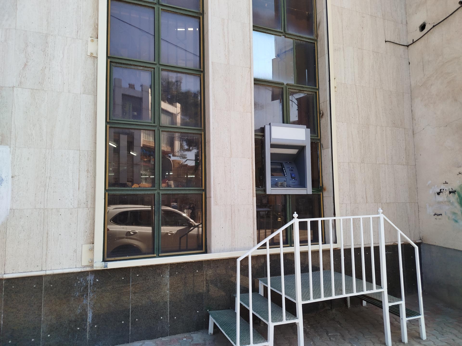 عکس خودپرداز بانک ملی