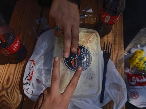 عکس فست فود دست به دست