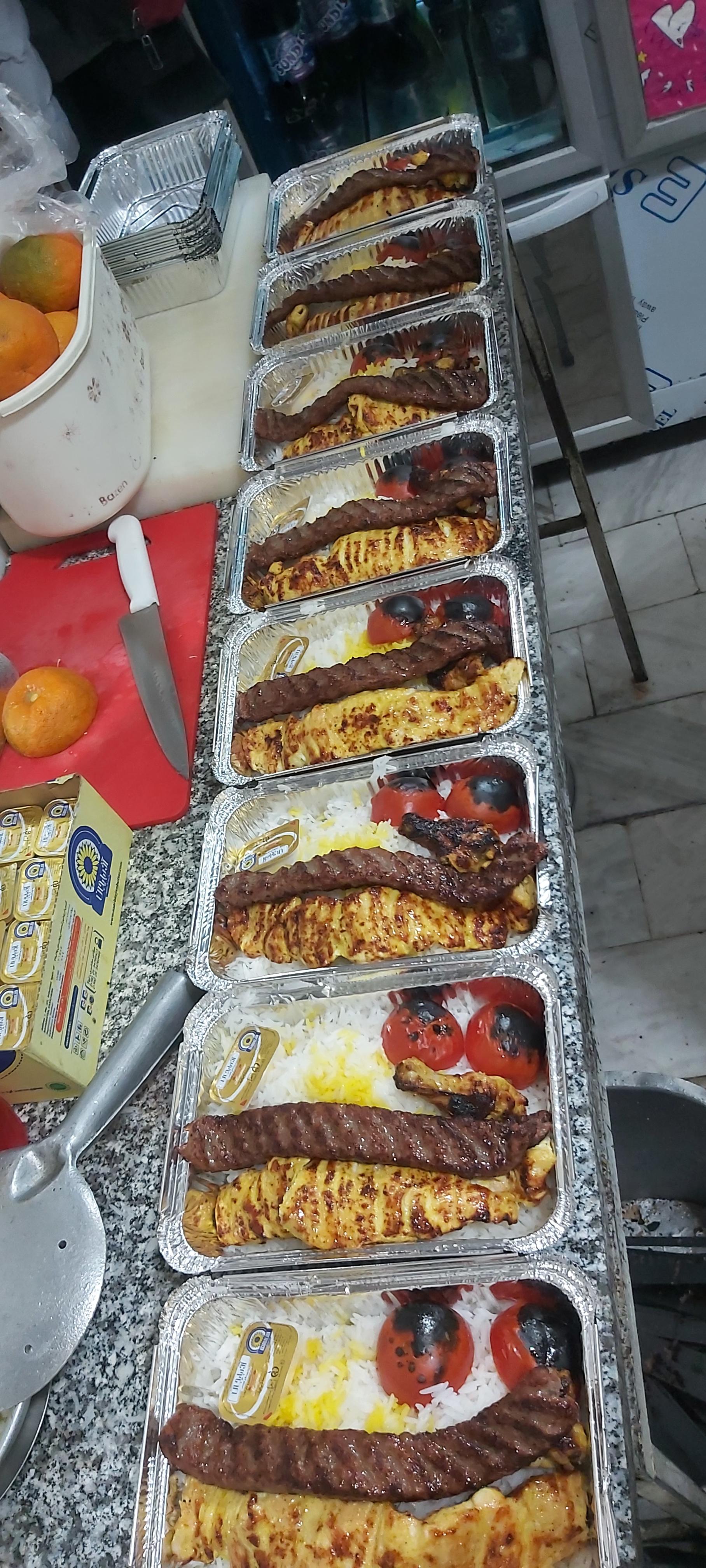 عکس تهیه غذای اعتماد ۲