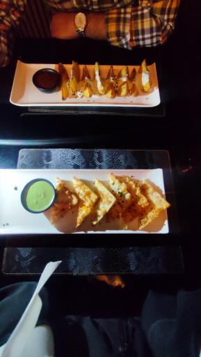 عکس خانه استیک دلا