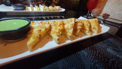 عکس خانه استیک دلا