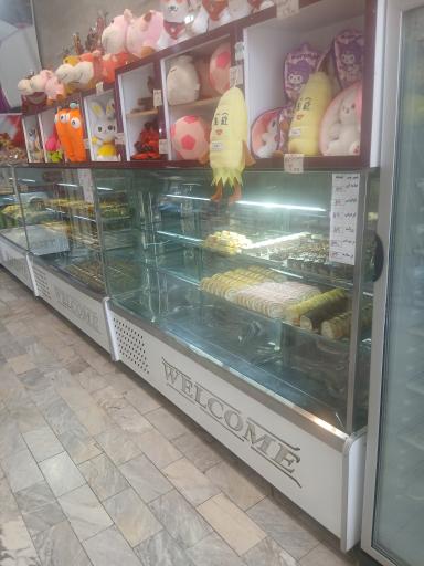 عکس شیرینی سرای خانواده
