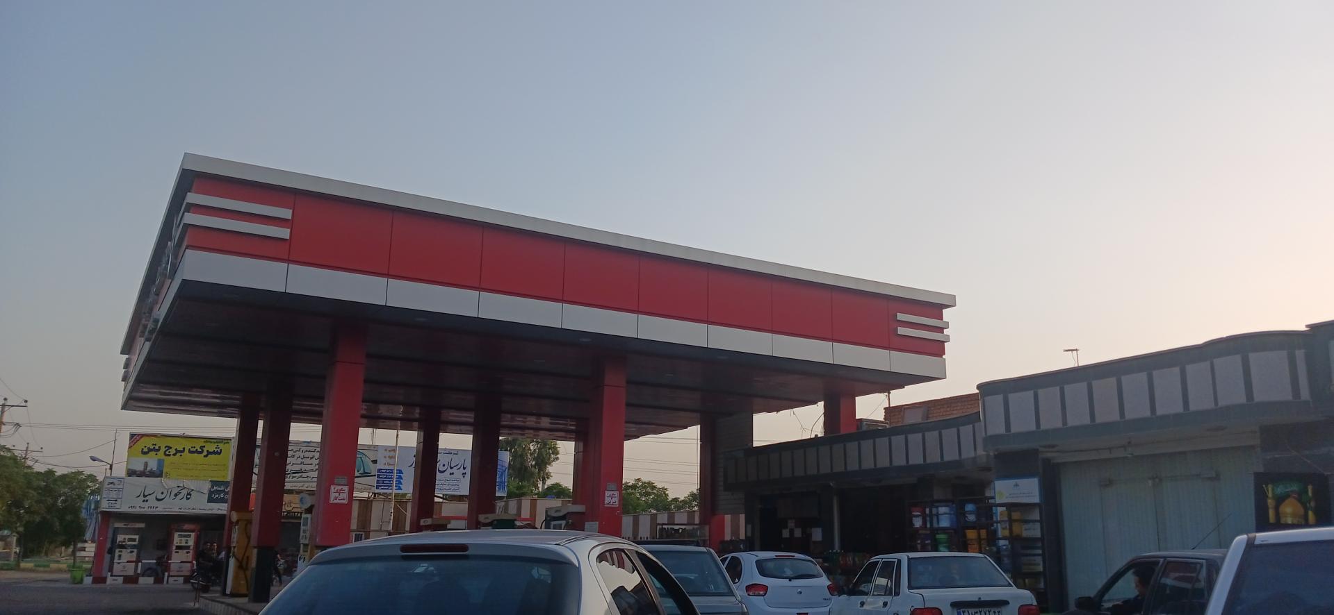 عکس پمپ بنزین دهه فجر