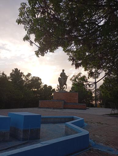 عکس مجسمه ستارخان
