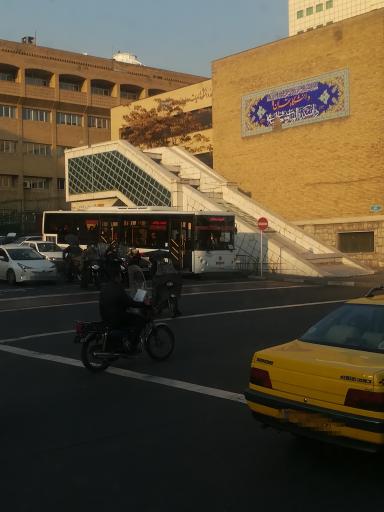 عکس دانشکده الهیات و معارف دانشگاه تهران