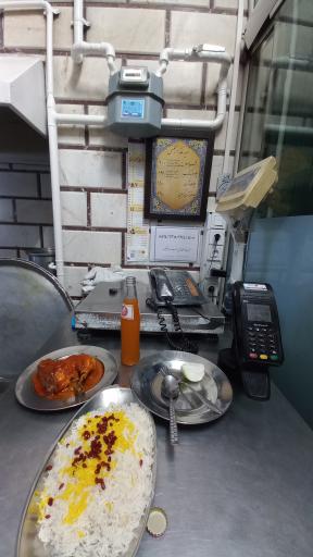 عکس تهیه غذای مجلسی