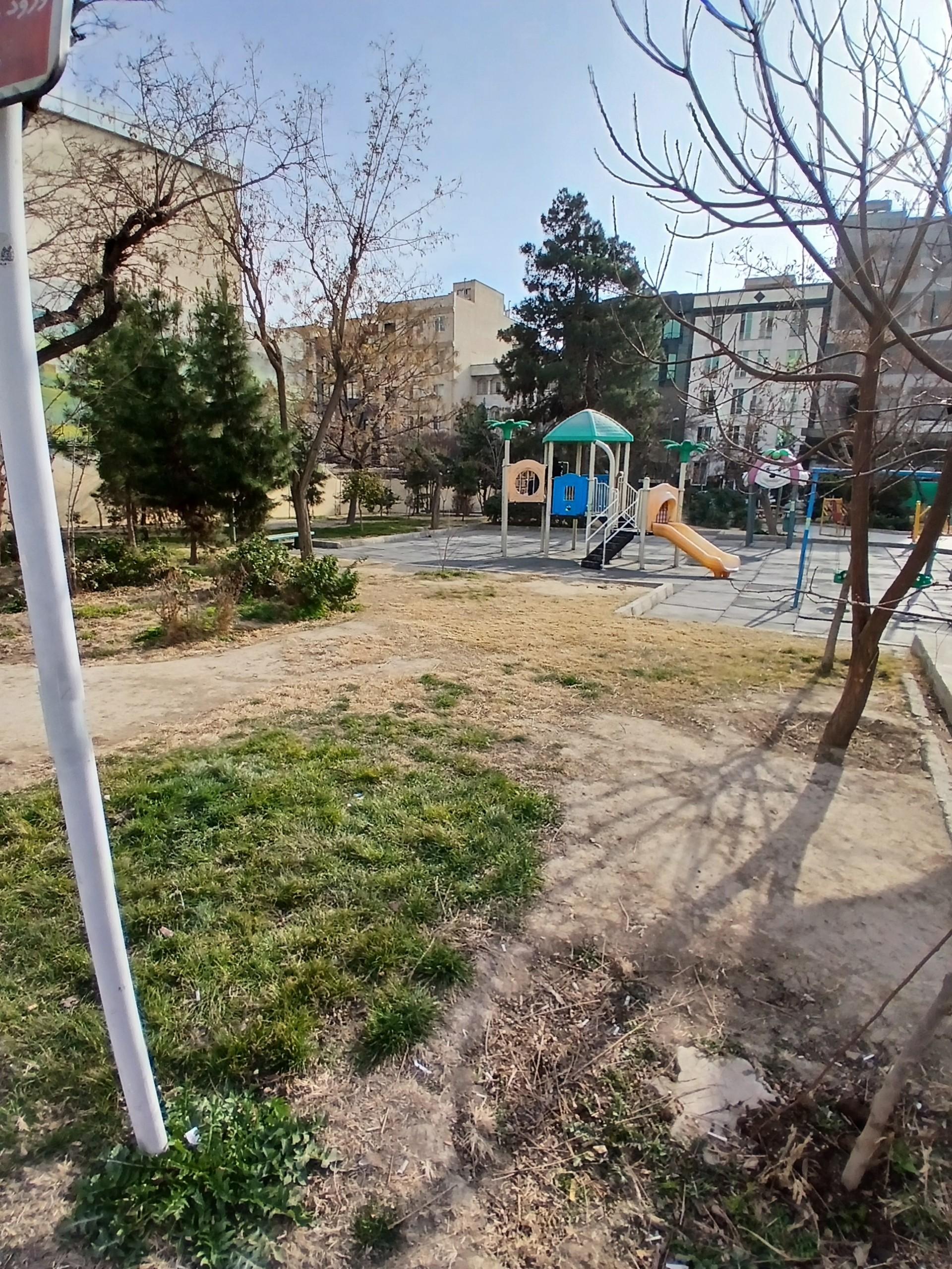 عکس زمین بازی کودکان