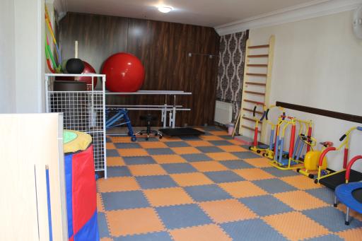 عکس کلینیک توانبخشی کودکان ضربان امید