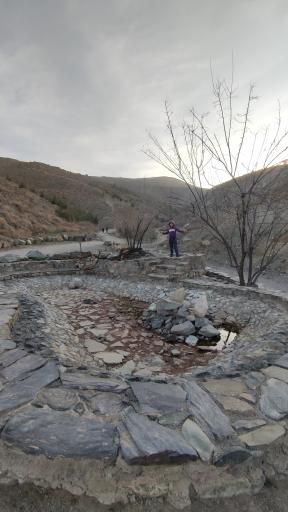 عکس چشمه بلوط