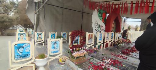 عکس مزار مرحوم شهید عباس نیلفروشان