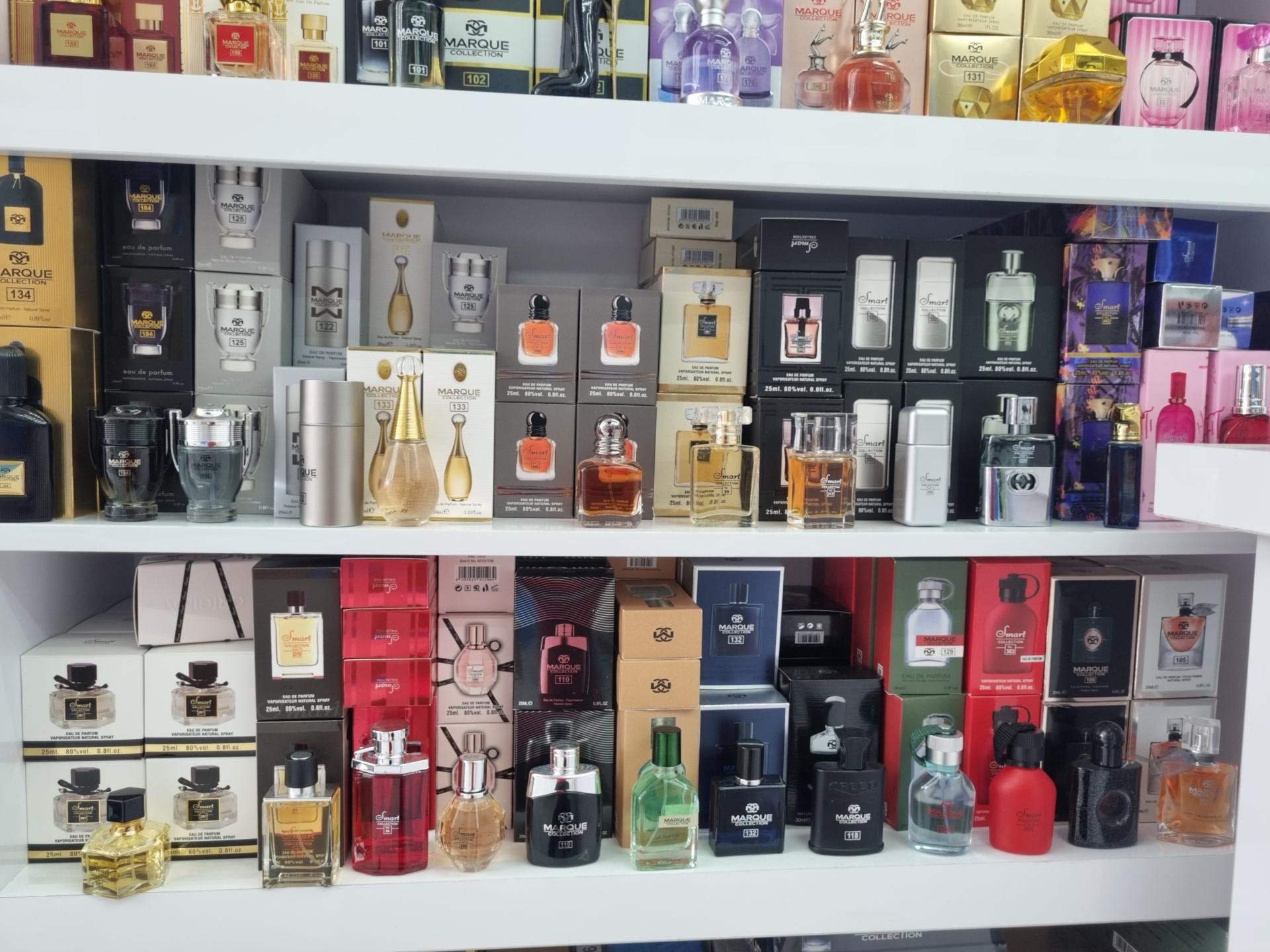 عکس فروشگاه عسل پرفیوم