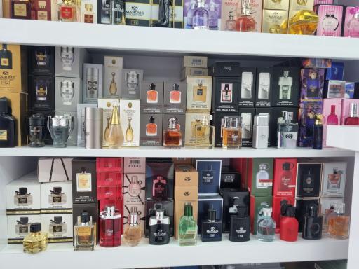 عکس فروشگاه عسل پرفیوم