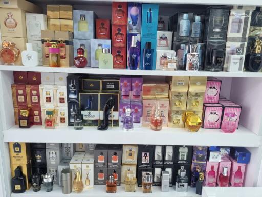 عکس فروشگاه عسل پرفیوم