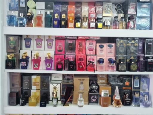 عکس فروشگاه عسل پرفیوم
