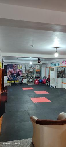 عکس باشگاه بدنسازی رویین تن