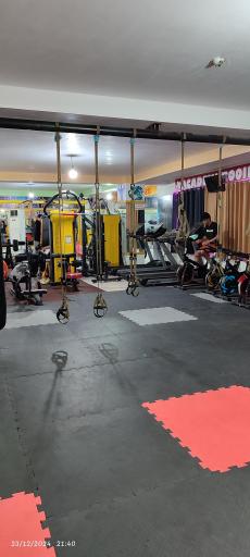 عکس باشگاه بدنسازی رویین تن