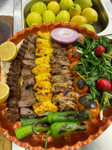 عکس غذای بیرون بر هیراکس