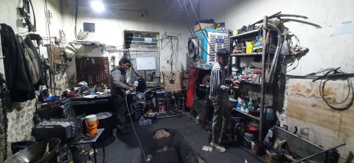 عکس تعمیرگاه خودرو اطمینان