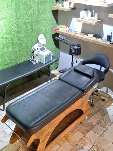 عکس پیرایش شاهین