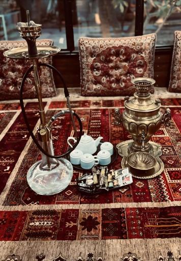 عکس باغچه رستوران ترمه