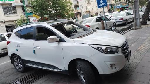 عکس شیشه اتومبیل پایتخت