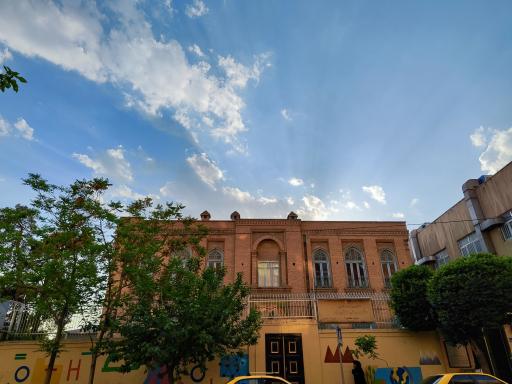 عکس دبیرستان انوشیروان دادگر (نوشیروان جی تاتا)