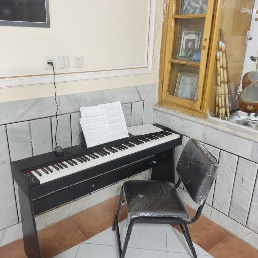 عکس آموزشگاه موسیقی آینده