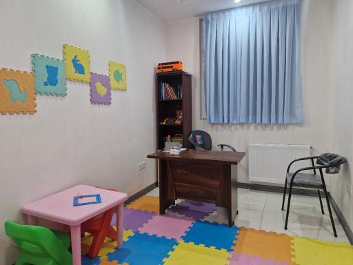 عکس گفتاردرمانی و کاردرمانی یارا 