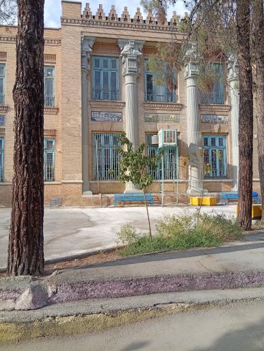 عکس دبیرستان انوشیروان دادگر (نوشیروان جی تاتا)