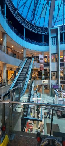 عکس مرکز خرید آریا