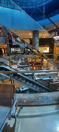 عکس مرکز خرید آریا