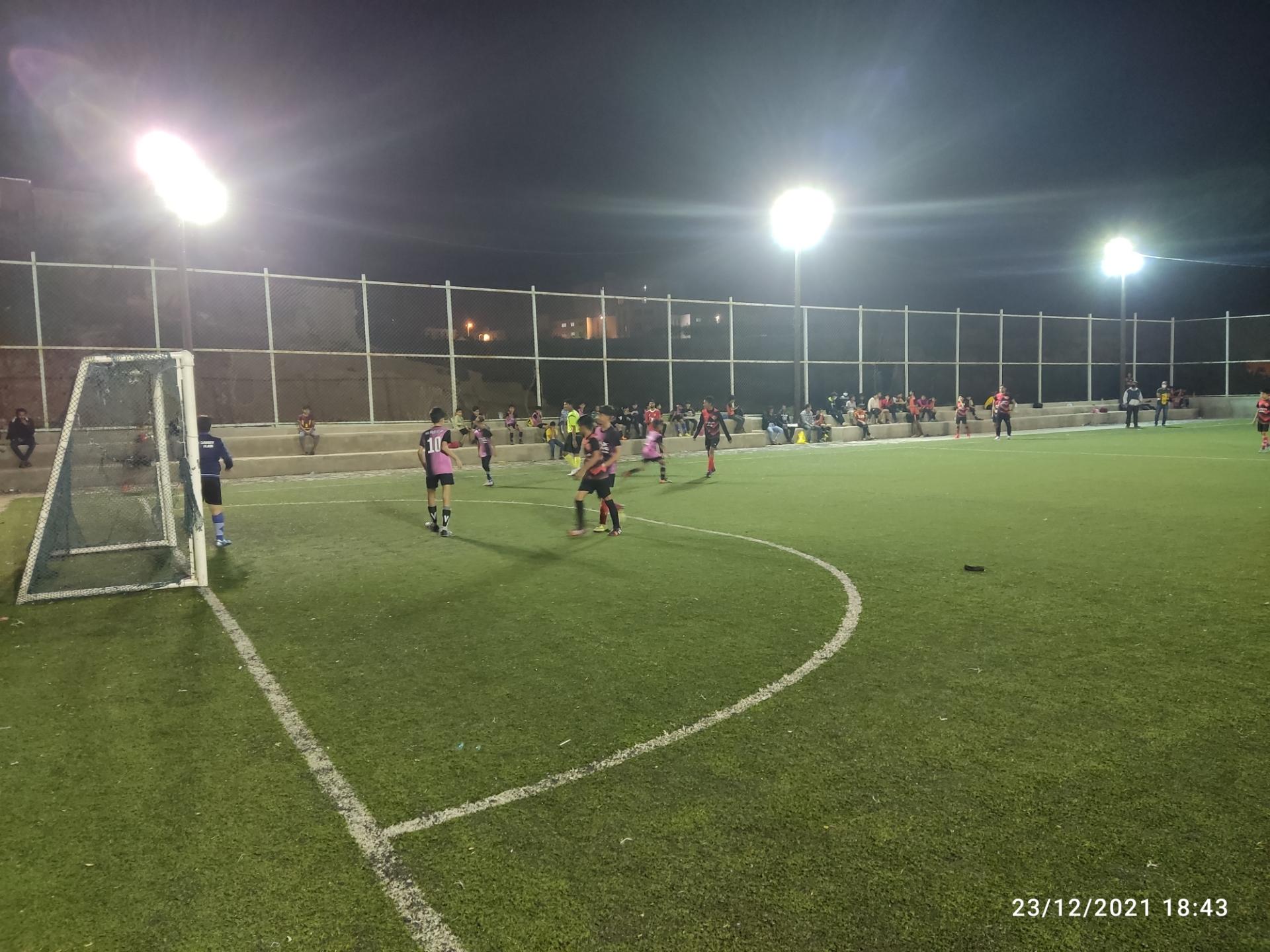 عکس زمین چمن والفجر 