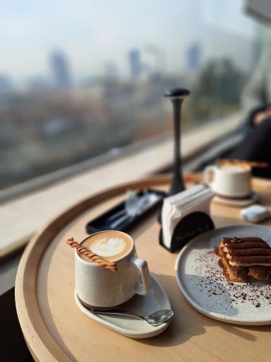 عکس کافه رستوران زمین