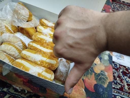 عکس بوتیک نان و شیرینی یلدا