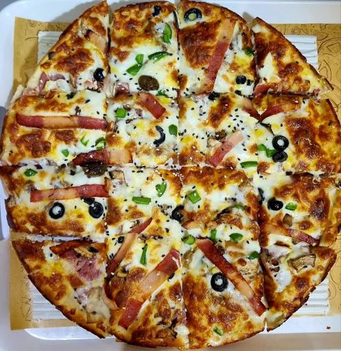 عکس فست فود و کافی شاپ هالیدی