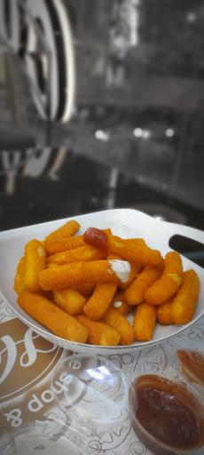 عکس فست فود و کافی شاپ هالیدی