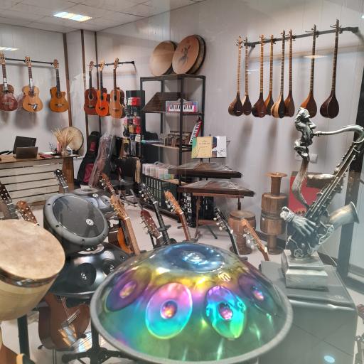 عکس فروشگاه موسیقی ژوان