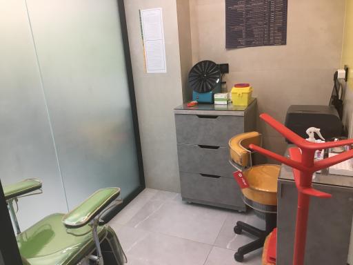 عکس آزمایشگاه پاتوبیولوژی دی