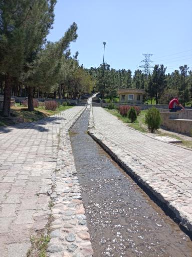 عکس پارک مشروطه