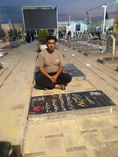 عکس مزار شهید محمدعلی ایزدی