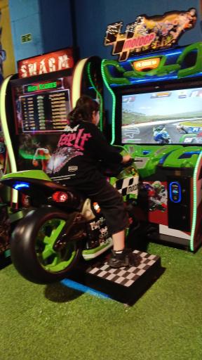 عکس مجتمع تفریحی امید شرق